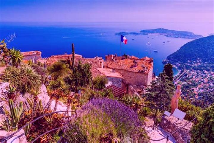 Piper, 36 — Escort in Eze, France