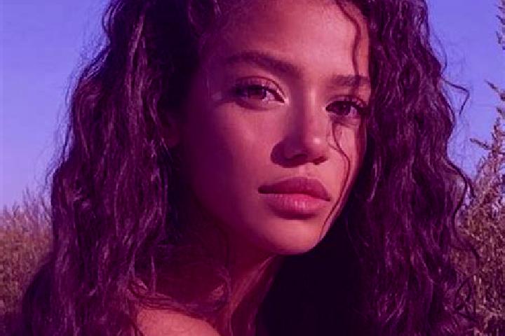 Piper, 37, a chestnut grey-eyed latina companion based in Kyrgyz-Kyshtak. Offering GFE, Deep French Kissing, Girlfriend Experience, Party Girl. Available for...