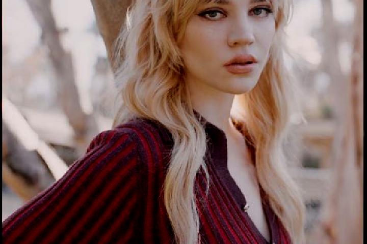 Piper, 37, a red dark-eyed caucasian companion based in Si Sawat. Offering CIM, Travel Companion, Deep French Kissing, Overnight, Duos. Available for incall ...