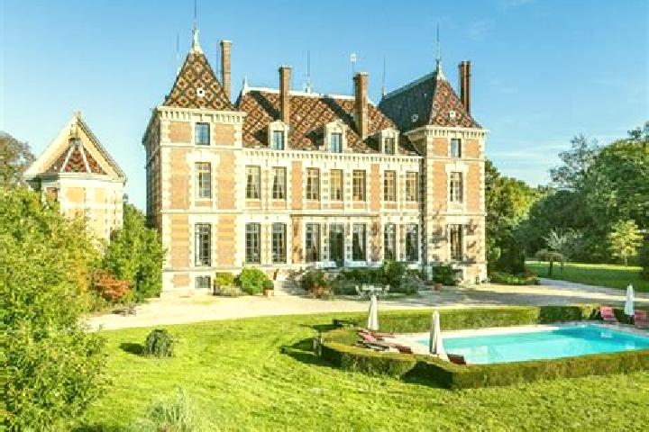 Piper, 37 — Escort in Neuville-les-Dames, France