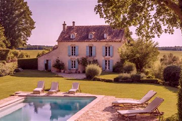 Piper, 39 — Escort in Vezac, France