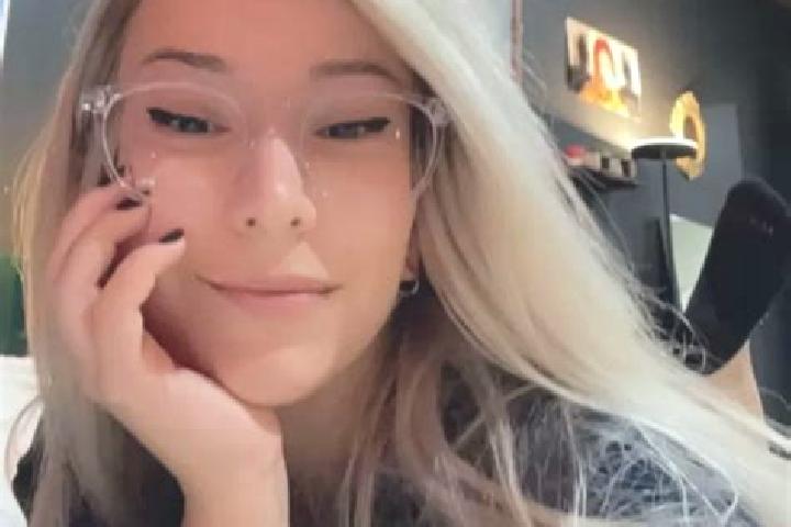 Quinn, 20, a auburn dark-eyed caucasian companion based in San Francisco de Ojuera. Offering Erotic Massage, Party Girl, CIM. Available for incall and outcal...
