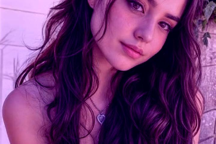 Quinn, 20, a auburn hazel-eyed slavic companion based in Riberalta. Offering A-Level, Roleplay, BDSM. Available for incall and outcall, day and evening dates.