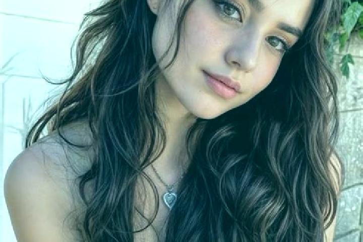 Quinn, 20, a chestnut hazel-eyed mediterranean companion based in Donji Kraljevec. Offering Massage, Dinner Date, Girlfriend Experience, A-Level. Available f...