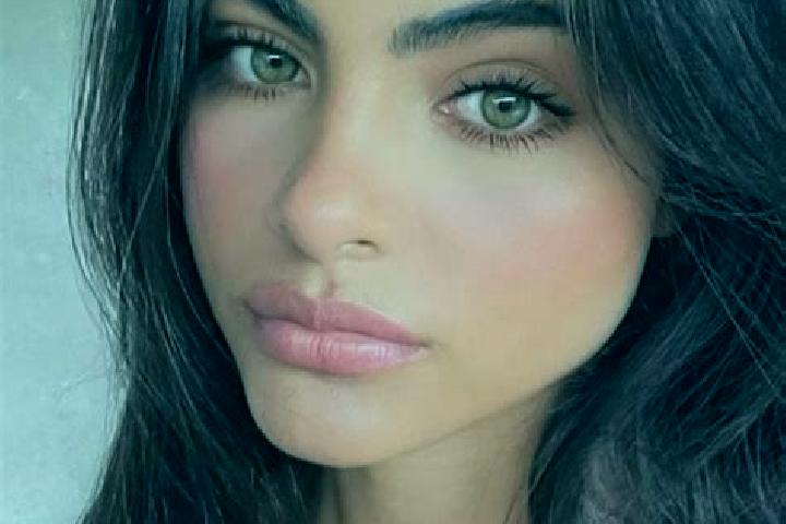 Quinn, 21, a red green-eyed indian companion based in Duerne. Offering Massage, Duos, Prostate Massage, CIM. Available for incall and outcall, overnight book...