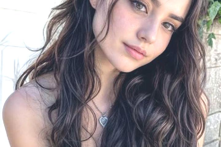 Quinn, 22, a brunette hazel-eyed middle eastern companion based in Ciranca. Offering GFE, Striptease, 69, Couples, Party Girl. Available for incall and outca...