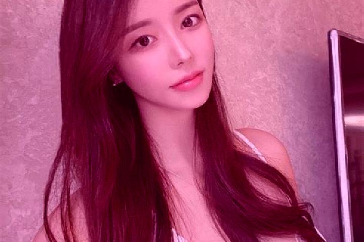 Quinn, 22 — Escort in Juzhen, China