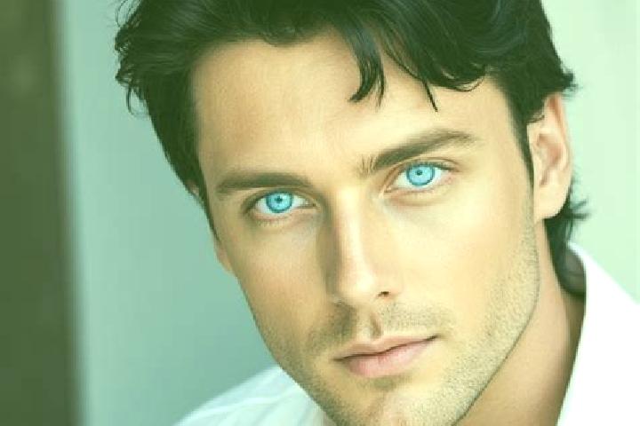 Quinn, 23, a black blue-eyed slavic companion based in Nogata. Offering Striptease, A-Level, BDSM. Available for incall and outcall, day and evening dates.