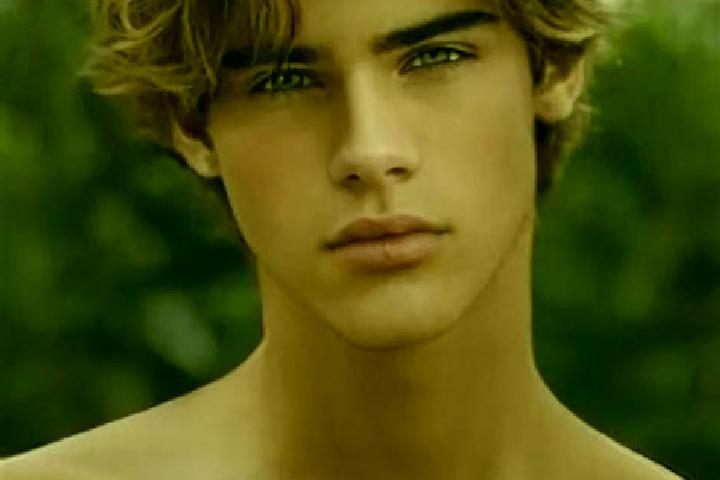 Quinn, 23, a dark blonde brown-eyed caribbean companion based in Kunszentmarton. Offering Prostate Massage, Domination, A-Level. Available for incall and out...