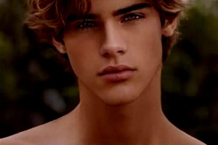 Quinn, 23, a dark blonde brown-eyed caucasian companion based in Cata. Offering A-Level, Duos, CIM. Available for incall and outcall, day and evening dates.