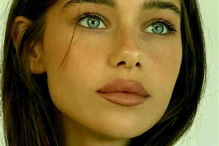 Quinn, 24, a auburn brown-eyed european companion based in Kebonwaru Satu. Offering Overnight, Girlfriend Experience, Prostate Massage, Domination. Available...