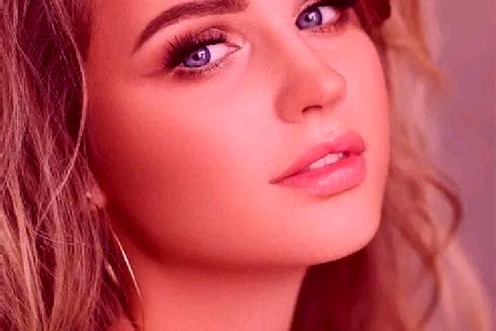 Quinn, 24, a dark blonde blue-eyed caucasian companion based in Ano Korakiana. Offering BDSM, GFE, 69. Available for incall and outcall, overnight bookings a...