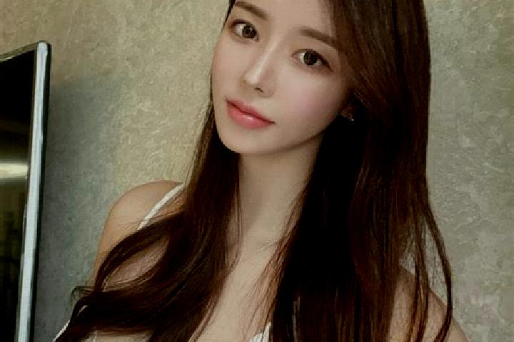 Quinn, 24 — Escort in Jiukeng, China
