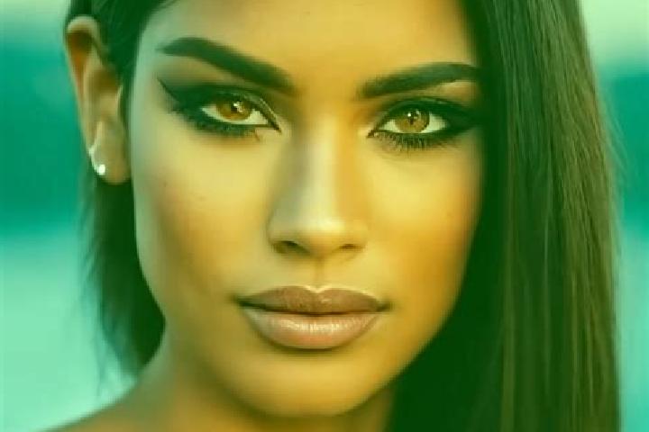 Quinn, 25, a dark blonde hazel-eyed latina companion based in Kampung Ayer Puteh. Offering Duos, Travel Companion, Overnight, Dinner Date. Available for inca...
