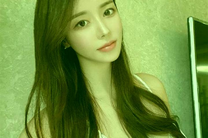 Quinn, 25 — Escort in Gengzhen, China