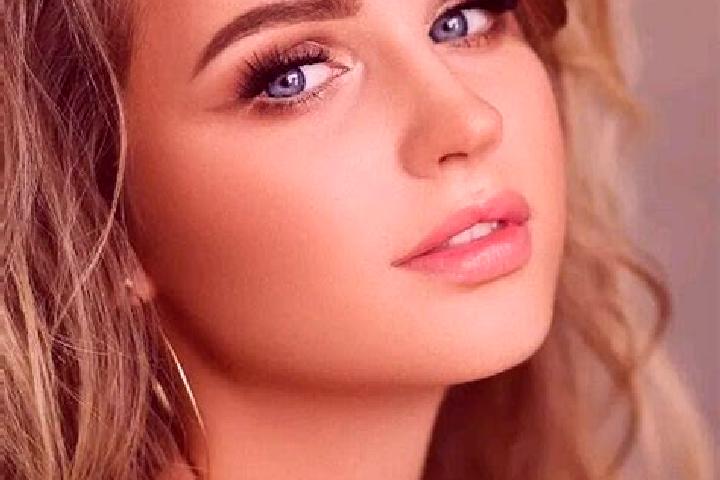 Quinn, 27, a dark blonde blue-eyed slavic companion based in Kafukamura. Offering Travel Companion, Massage, Deep French Kissing, Striptease, Tantra. Availab...