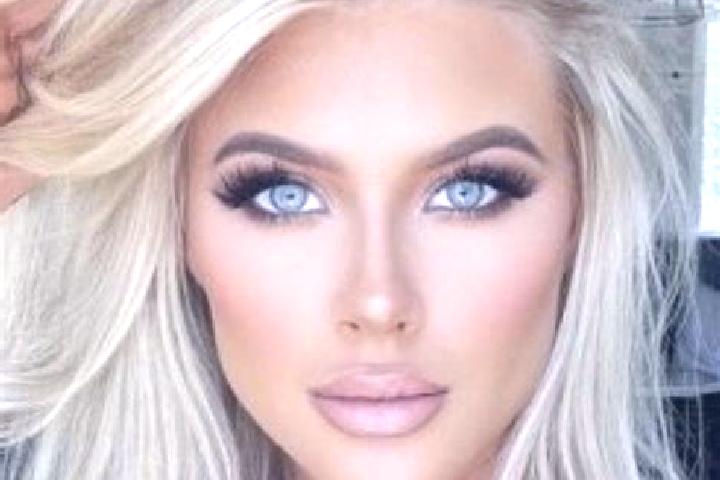 Quinn, 27, a platinum blonde amber-eyed latina companion based in Dvory. Offering Massage, Travel Companion, Fetish, Deep French Kissing, Striptease. Availab...