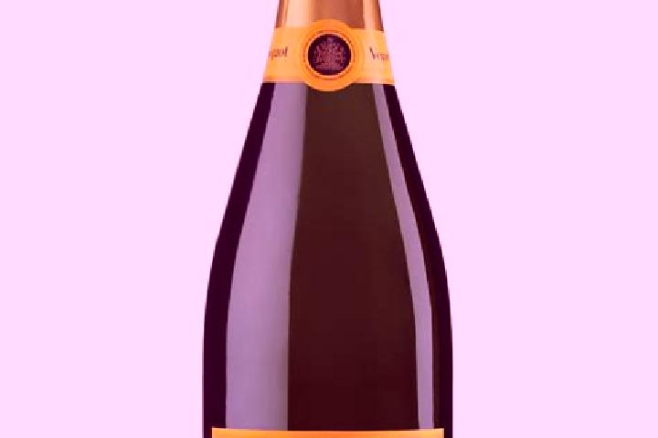 Quinn, 27 — Escort in La Veuve, France