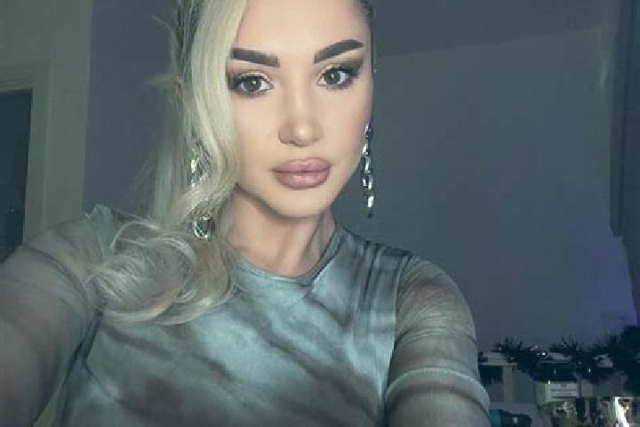 Quinn, 28, a blonde grey-eyed ebony companion based in Islas Agrarias Grupo B. Offering GFE, Dinner Date, Girlfriend Experience, Fetish. Available for incall...