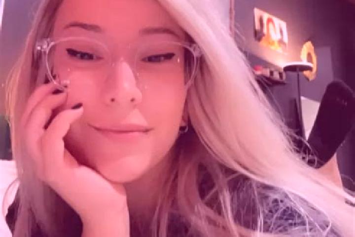 Quinn, 28, a blonde grey-eyed indian companion based in Koton-Karfe. Offering Deep French Kissing, Overnight, A-Level. Available for incall and outcall, day ...