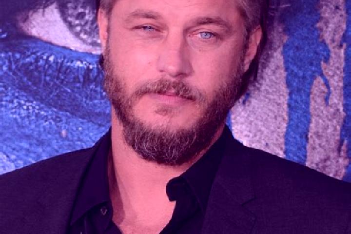 Quinn, 29, a auburn blue-eyed caucasian companion based in Aimas. Offering OWO, Dinner Date. Available for incall and outcall, day and evening dates.