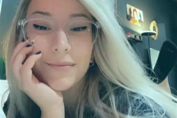 Quinn, 29, a blonde grey-eyed mixed companion based in Villa Collemandina. Offering Massage, GFE, BDSM, CIM. Available for incall and outcall, overnight book...