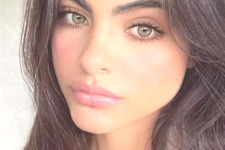 Quinn, 29, a brunette green-eyed indian companion based in Barsoiu. Offering Party Girl, Tantra, Prostate Massage. Available for incall and outcall, day and ...