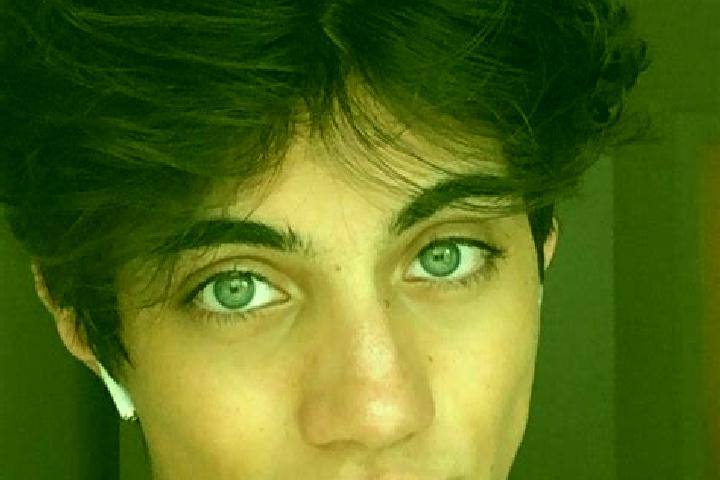 Quinn, 30, a chestnut grey-eyed caucasian companion based in Francourville. Offering CIM, Duos, OWO. Available for incall and outcall, overnight bookings ava...