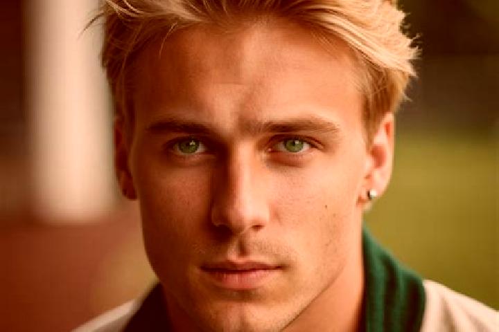 Quinn, 31, a platinum blonde green-eyed european companion based in Kampung Dong. Offering Dinner Date, Travel Companion, Massage, OWO, Domination. Available...