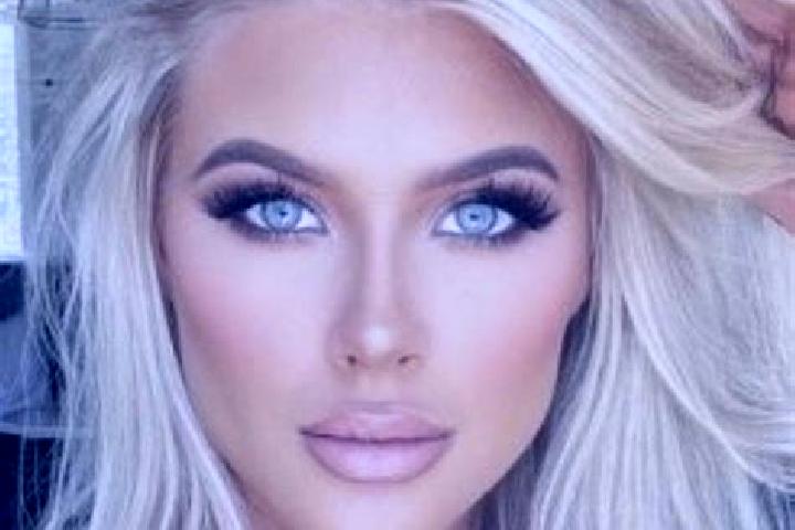 Quinn, 32, a platinum blonde amber-eyed asian companion based in Sycow. Offering OWO, Overnight, Dinner Date, 69, Deep French Kissing. Available for incall a...