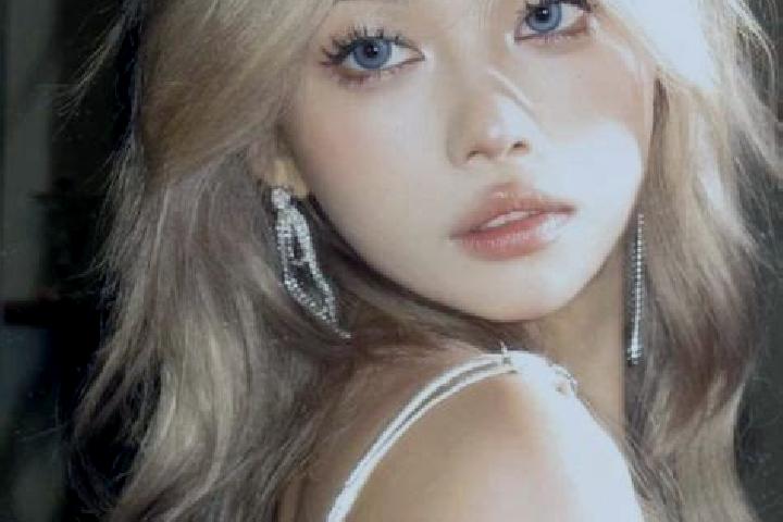 Quinn, 34, a blonde amber-eyed asian companion based in Montelier. Offering A-Level, Overnight, Domination. Available for incall and outcall, overnight booki...