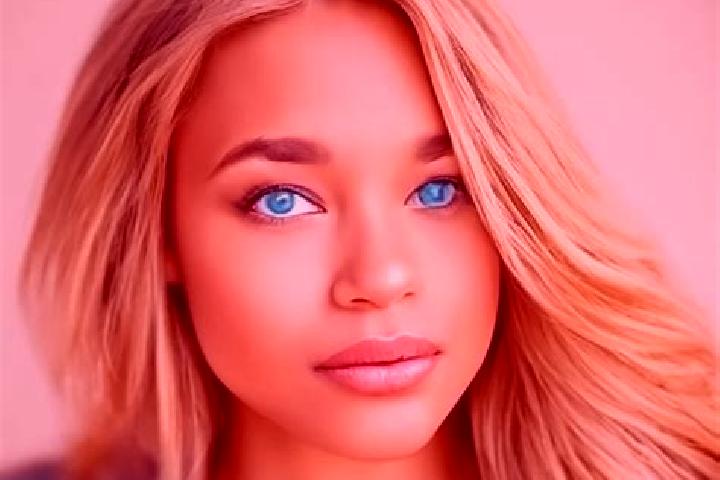 Quinn, 34, a blonde brown-eyed latina companion based in Prigoreni. Offering GFE, Duos, Roleplay. Available for incall and outcall, day and evening dates.