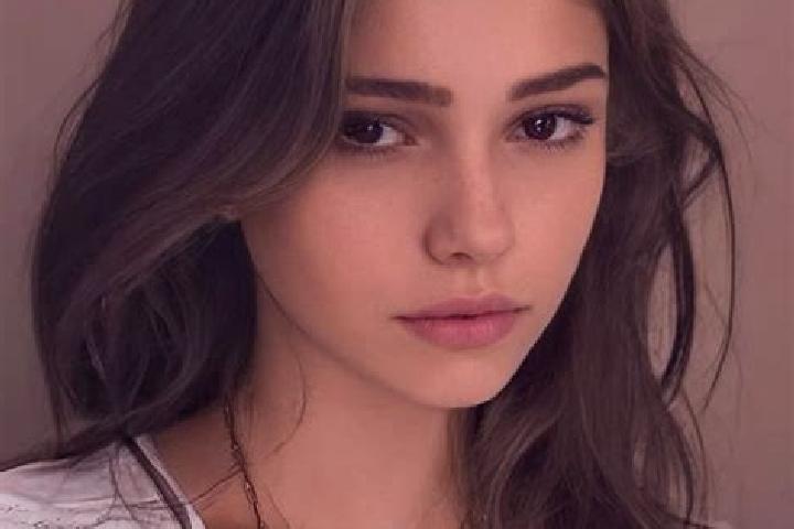 Quinn, 34, a chestnut grey-eyed slavic companion based in Castuera. Offering Girlfriend Experience, Dinner Date, CIM. Available for incall and outcall, overn...