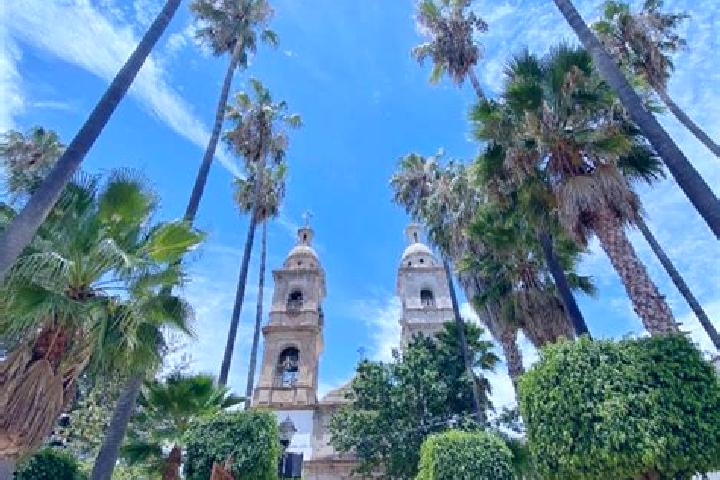 Quinn, 35, a chestnut grey-eyed caribbean companion based in San Miguel Totolapan. Offering Tantra, Fetish, Erotic Massage, Roleplay, Duos. Available for inc...