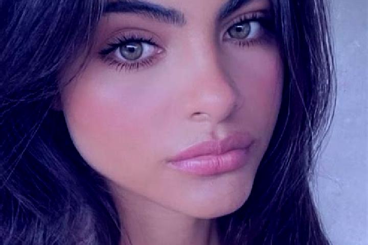 Quinn, 36, a chestnut hazel-eyed latina companion based in Campo Formoso. Offering CIM, Party Girl, Striptease. Available for incall and outcall, overnight b...