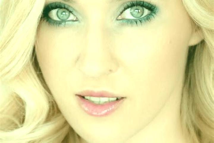 Quinn, 38, a blonde green-eyed indian companion based in Novosheshminsk. Offering A-Level, Deep French Kissing, Roleplay, Fetish, Erotic Massage. Available f...