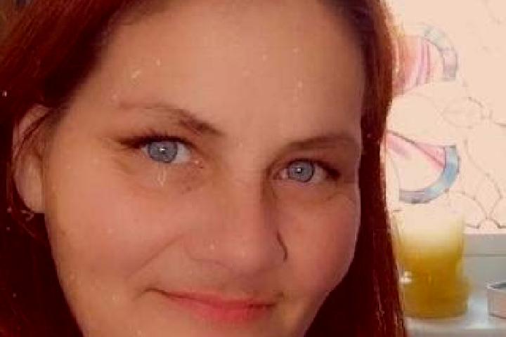Quinn, 38, a red grey-eyed ebony companion based in Schkoelen. Offering A-Level, Deep French Kissing, Tantra, Erotic Massage, 69. Available for incall and ou...