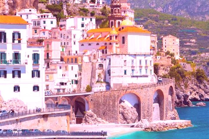 Riley, 20 — Escort in Piani, Italy