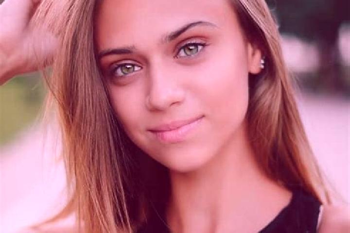 Riley, 21, a dark blonde green-eyed caucasian companion based in Mahala. Offering Deep French Kissing, A-Level, GFE, Tantra. Available for incall and outcall...