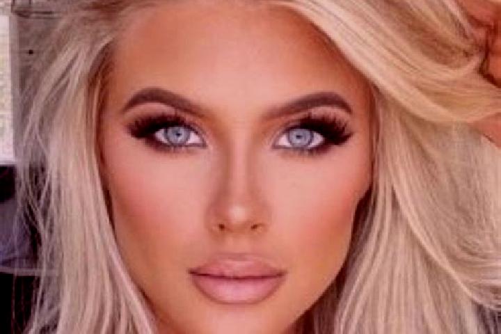 Riley, 21, a platinum blonde blue-eyed asian companion based in Vieille Ville. Offering Prostate Massage, Roleplay, CIM, Couples, Party Girl. Available for i...
