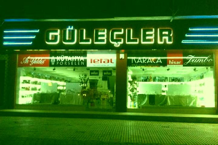 Riley, 21 — Escort in Guelecler, Turkey