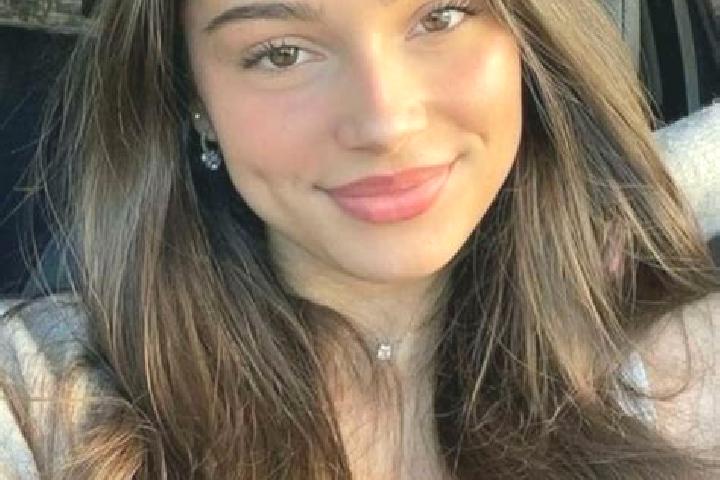 Riley, 22, a brunette hazel-eyed mediterranean companion based in La Mancuerna. Offering Party Girl, Couples, Duos, Travel Companion, A-Level. Available for ...