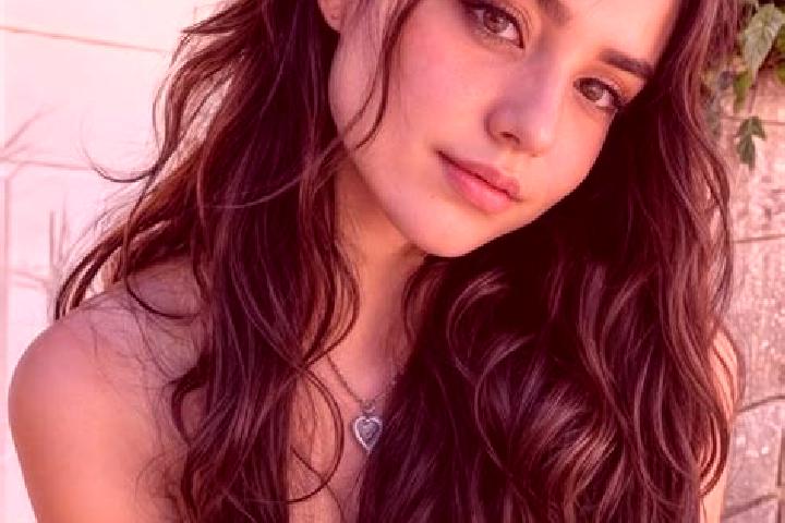 Riley, 22, a brunette hazel-eyed middle eastern companion based in Jack. Offering Party Girl, Domination, Tantra, Girlfriend Experience. Available for incall...