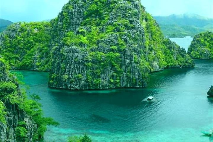 Riley, 22 — Escort in Mabiton, Philippines