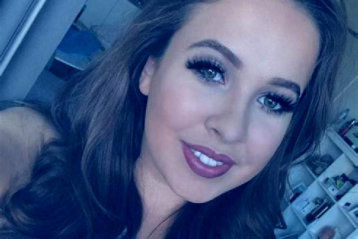 Riley, 23, a brunette amber-eyed caucasian companion based in Hampden Sydney. Offering Prostate Massage, OWO, Striptease. Available for incall and outcall, d...