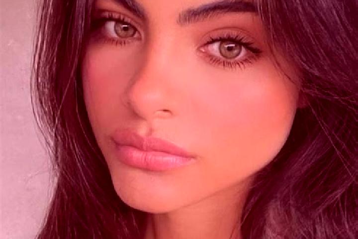 Riley, 23, a chestnut blue-eyed indian companion based in Jaszarokszallas. Offering Party Girl, BDSM, Domination. Available for incall and outcall, day and e...