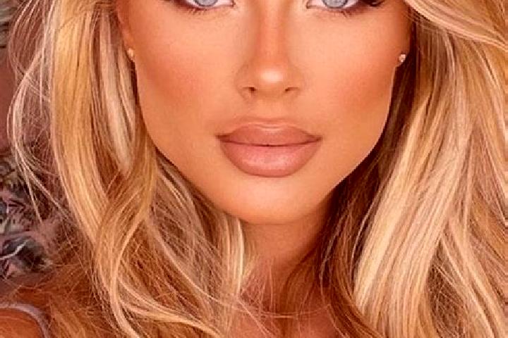 Riley, 23, a chestnut blue-eyed latina companion based in Sestriere. Offering Travel Companion, Massage, Girlfriend Experience. Available for incall and outc...