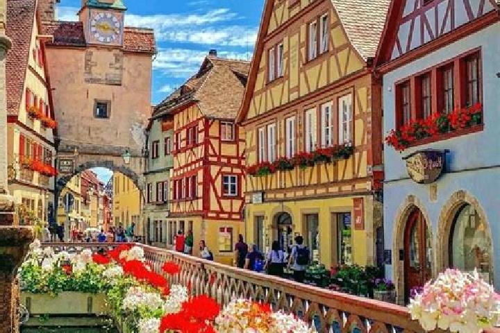 Riley, 23 — Escort in Merzalben, Germany