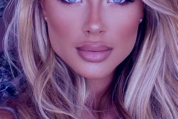 Riley, 24, a chestnut blue-eyed latina companion based in Calomfiresti. Offering CIM, GFE, 69, Duos. Available for incall and outcall, day and evening dates.