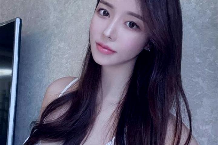 Riley, 24 — Escort in Nandiao, China